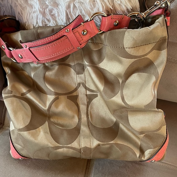 Coach - Picture 3 of 7